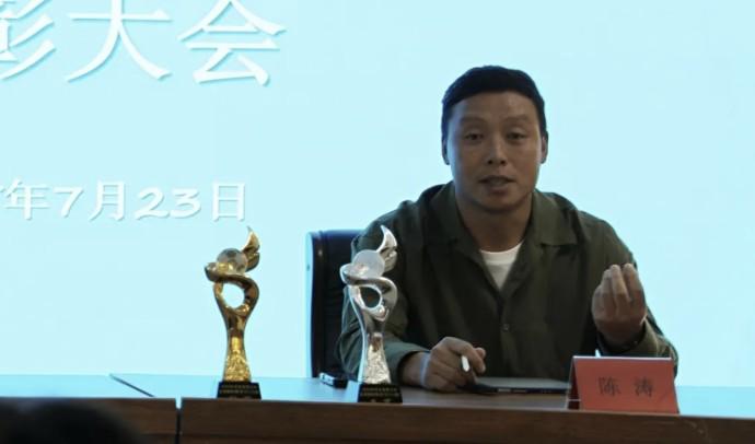 俱乐部的训, ee