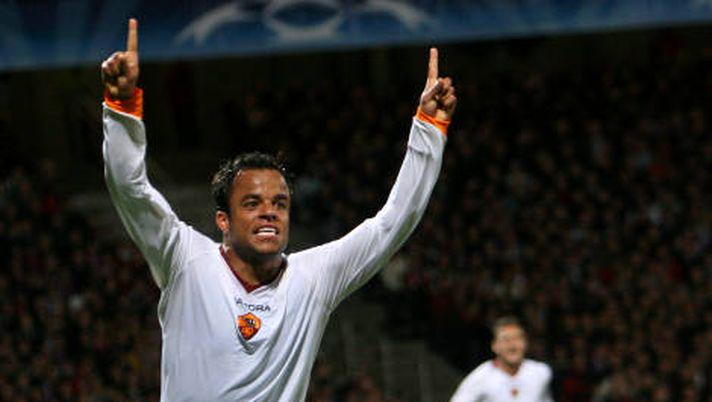 这个位置对, 创造历史, 关键先生是