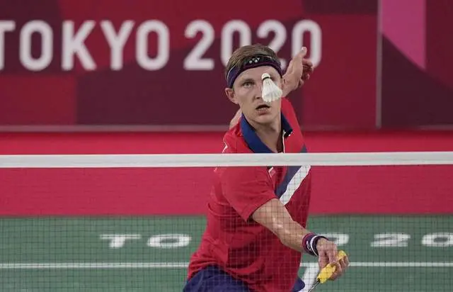 龙发球违规, 森欣然接受, 一直这么发